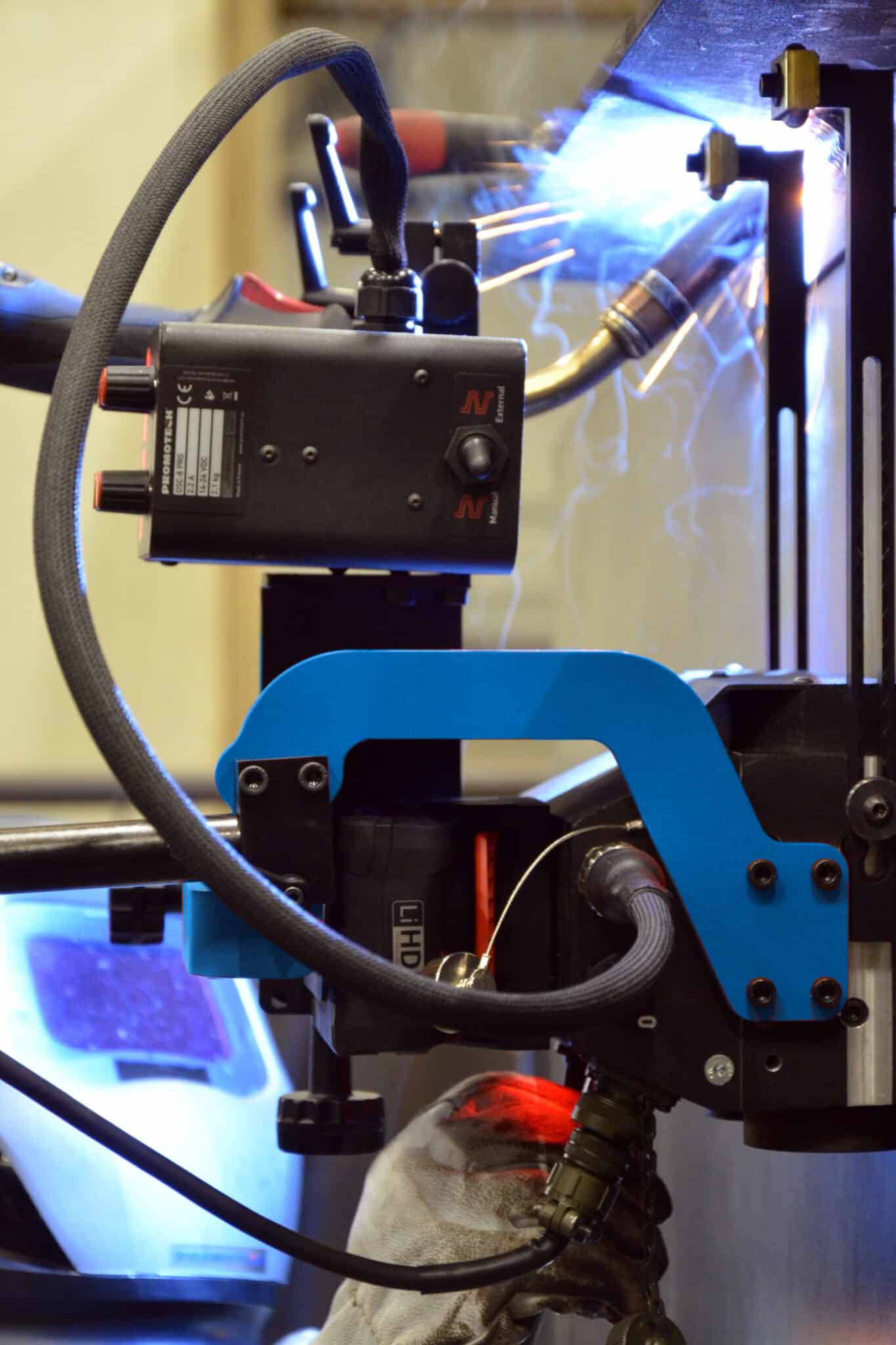 Li'l Runner CDL Cordless Welding Tractor - Image 3